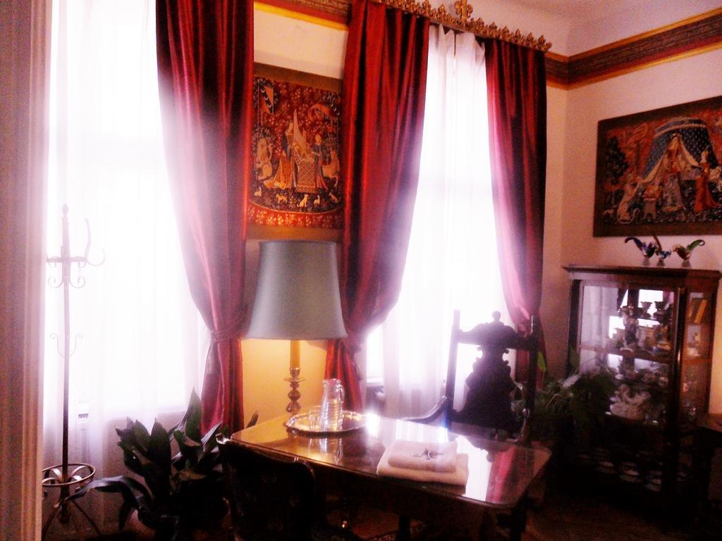 Luxury Near Castle Hotel Vienna Room photo